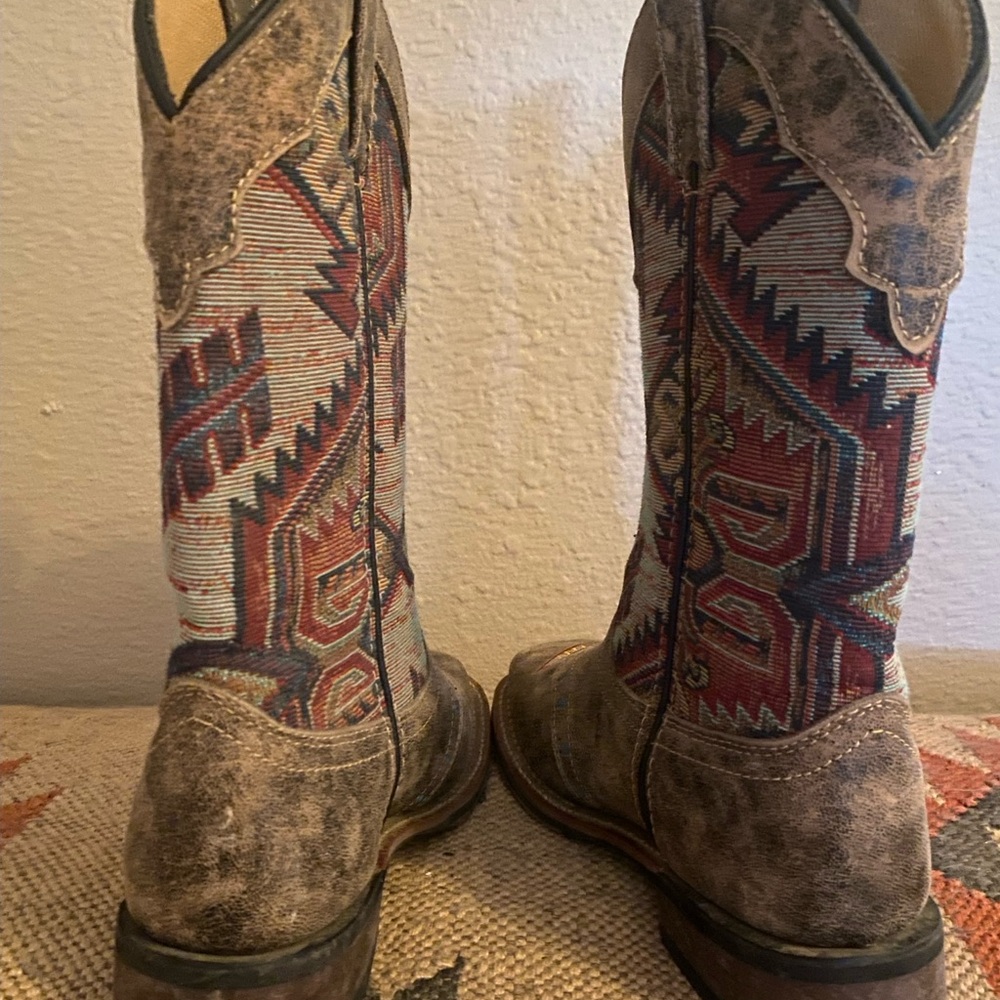 Laredo Cowboy Boots with Aztec Pattern - Picture 2 of 4